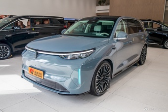 2026款魏牌V8X 豪华家庭版Ultra