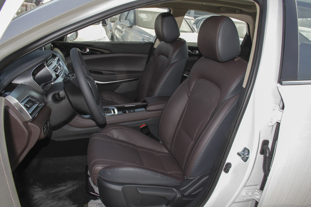 2018款睿骋CC1.5T自动典雅型星空版