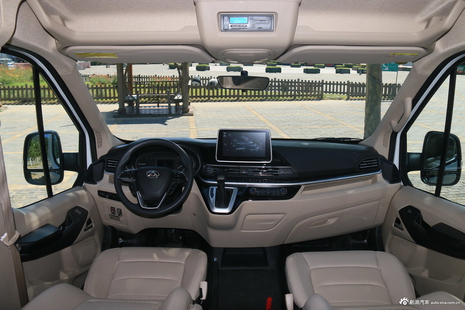 2019款上汽MAXUS V90 自动单胎长轴高顶9座