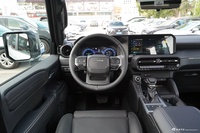 2025款普拉多 2.4T 旗舰VX版 5座