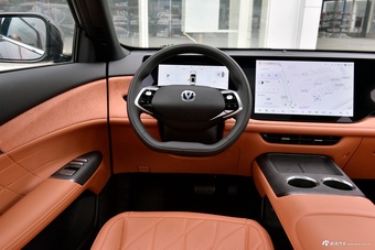 2025款长安CS75 PLUS 第四代 UItra 2.0T 新蓝鲸 擎风型