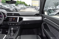 2025款奥迪Q3 45周年典藏版 35TFSI 时尚动感型