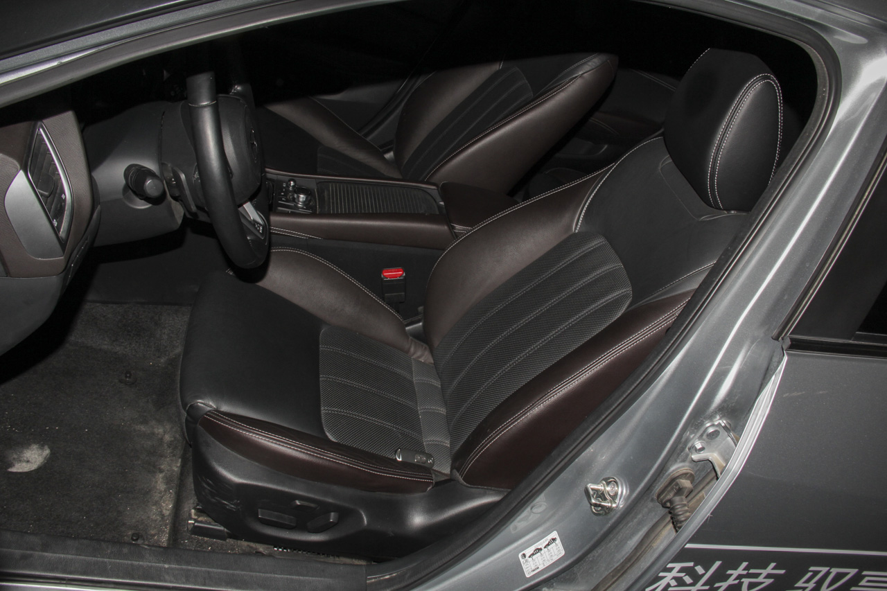 2018款马自达CX-4 2.5L自动四驱蓝天无畏版