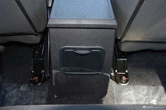 2019款骐铃T5 PLUS 2.2L手动舒适版标准轴距V22