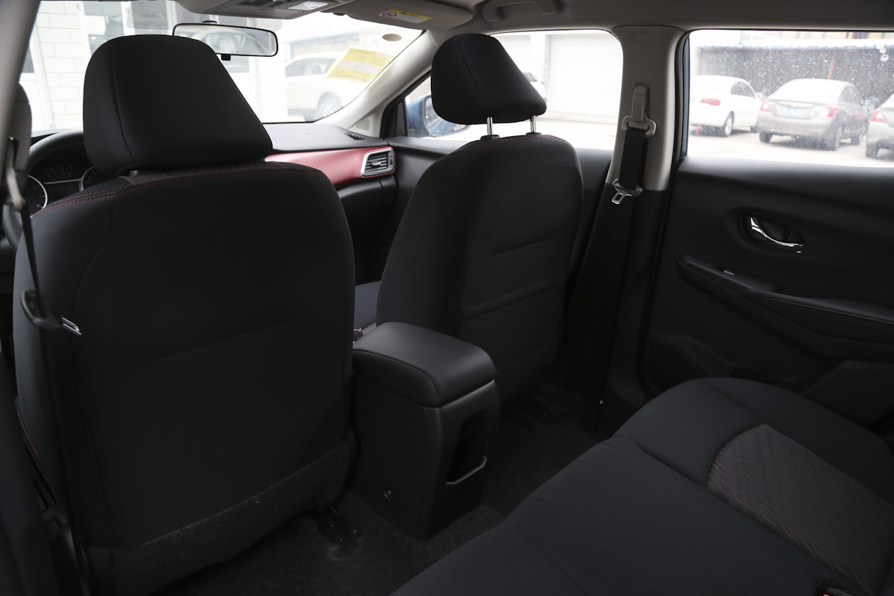 2019款LANNIA蓝鸟1.6L自动炫酷版国V