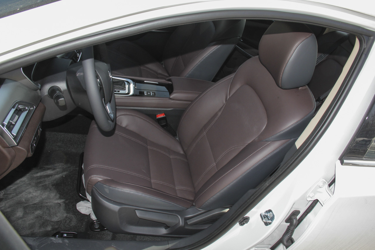 2018款睿骋CC1.5T自动典雅型星空版