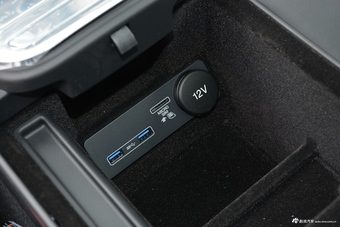 2018款捷豹XJL 3.0L自动SC两驱典雅商务版 