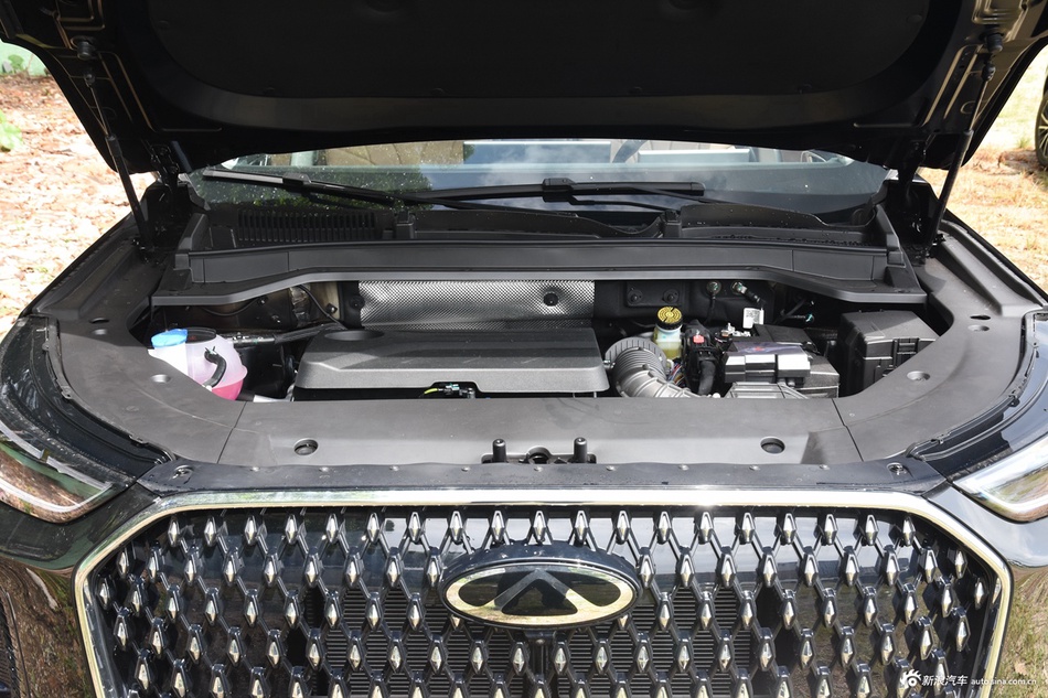 2025款瑞虎8 L 2.0T 自动长虹版