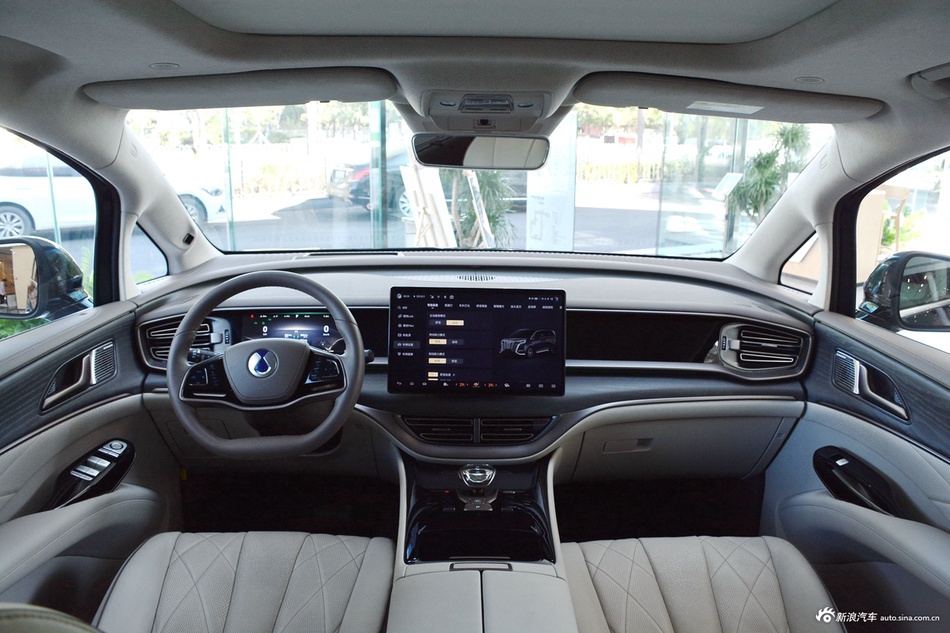 2022款腾势D9 DM-i 970 四驱旗舰型