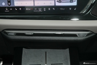 2026款奥迪A6L 3.0T quattro 旗舰型