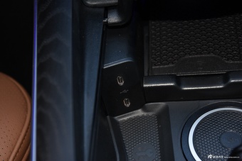 2025款奔驰E级 E 300 L 时尚运动型