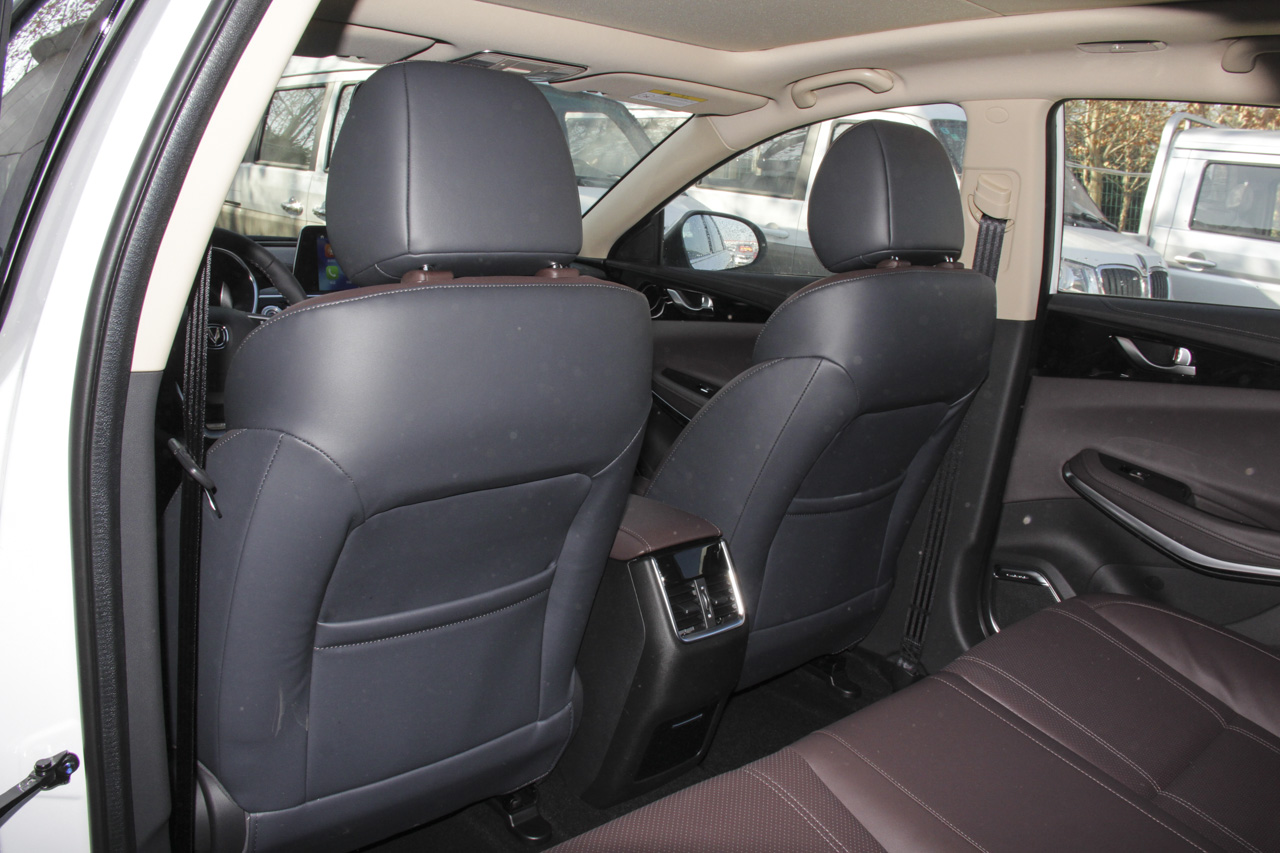 2018款睿骋CC1.5T自动典雅型星空版