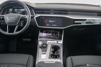 2025款奥迪A6（进口） allroad quattro 55 TFSI 尊享越野型