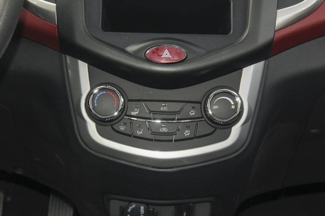  2019款奔奔EV360改款 标准型 