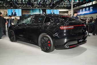 2025广州车展实拍：智界R7