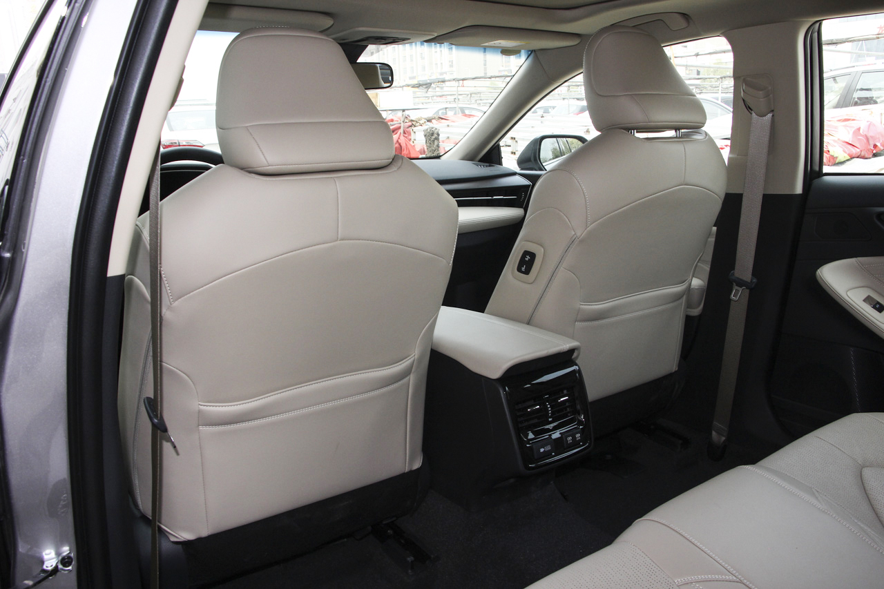 2019款亚洲龙 2.5L自动Touring尊贵版国VI