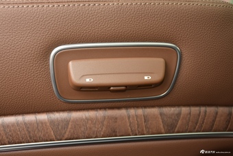 2019款奔驰E级改款2.0T自动运动豪华型300L