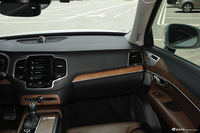 2019款沃尔沃XC90 2.0T自动T6智尊版7座