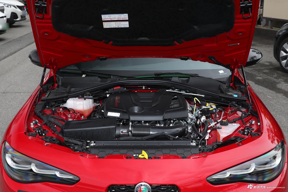 2024款Giulia 2.0T 280HP致敬传奇版