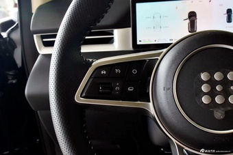 2025款蓝电E5 PLUS 165km 长续航先享版 7座