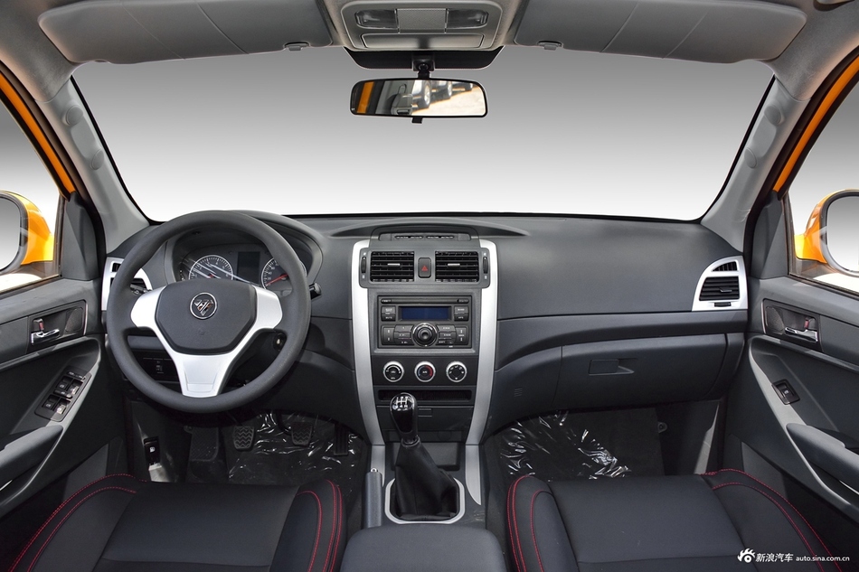 2018款拓陆者E3 2.4L手动汽油两驱舒适型国V 长轴4G69S4M 