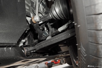 2024款奥迪Q6 45 TFSI quattro 黑武士版 6座