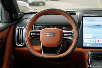 2025款吉利银河M9 210km 四驱领航版