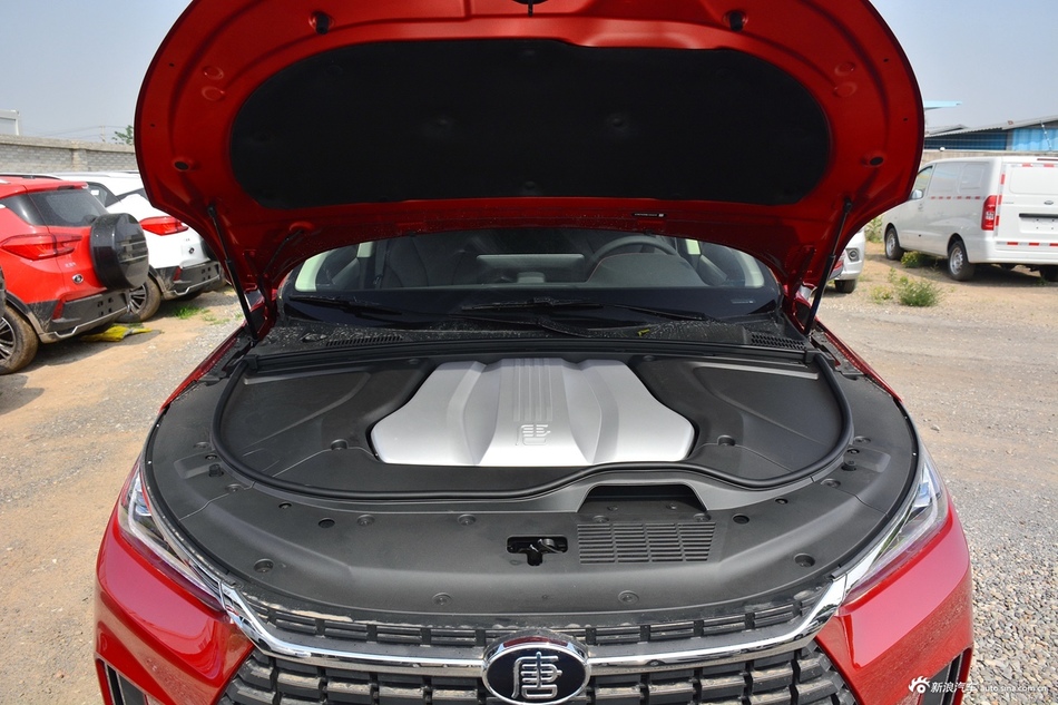 2019款比亚迪唐EV600D 四驱智联创世版