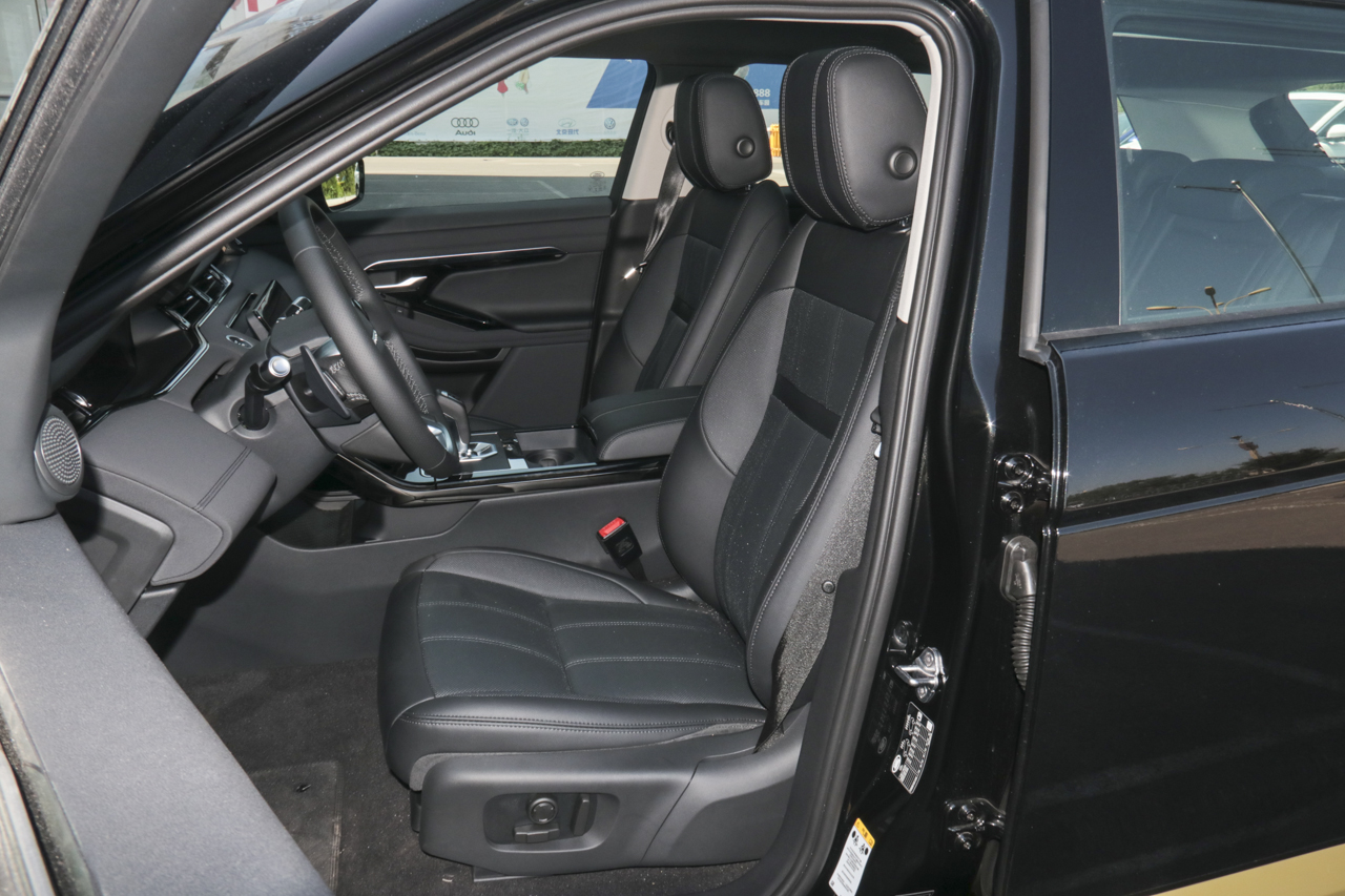 2020款揽胜极光R-DYNAMIC S 运动版249PS