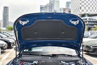 2026款奥迪A6L 2.0T 尊享致雅型