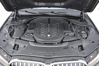 2019款宝马7系750Li xDrive V8 M运动套装