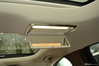 2019款奔驰E级改款2.0T自动运动豪华型300L