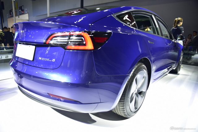 特斯拉Model 3