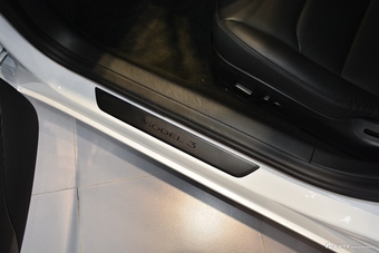 2021款Model 3 标准续航后驱升级版