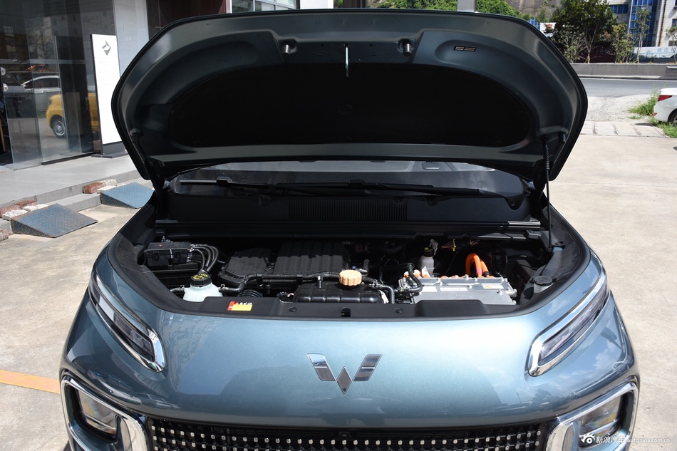 2023款五菱星云 2.0L DHT 旗舰版