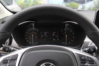 2018款北汽绅宝智行1.5T自动精英版