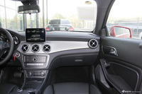 2018款奔驰CLA级1.6T自动200动感型