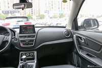 2019款奔腾X40 1.6L手动豪华型