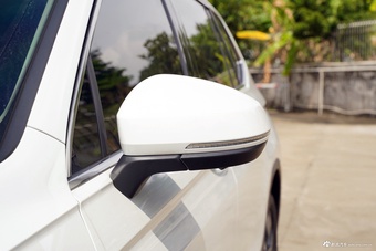 2024款途观L 出众款 330TSI 自动两驱R-Line龙耀版