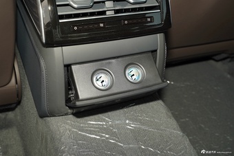 2025款奥迪A8L 45 TFSI quattro 豪华型