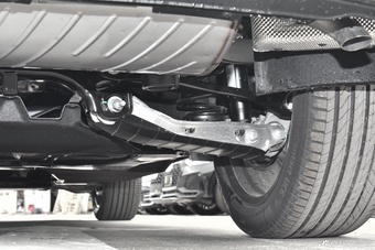 2026款奥迪Q5L 45周年典藏版 40 TFSI 时尚动感型