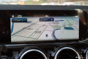 2025款奔驰GLA 200