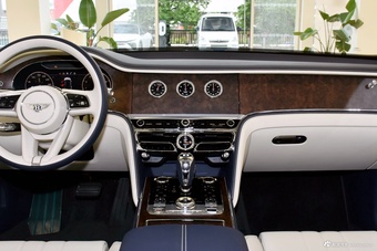 2024款飞驰 4.0T V8 Mulliner