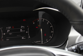 2018款北汽绅宝智行1.5T自动精英版