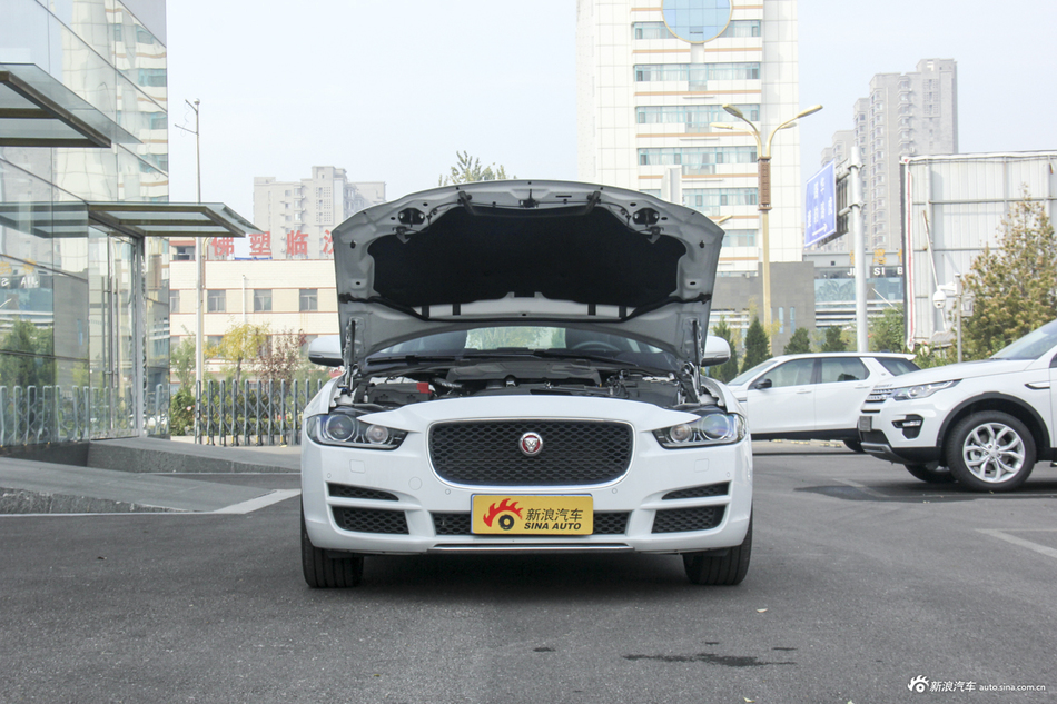 2018款捷豹XEL 2.0T自动250PS奢华版