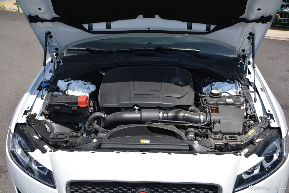 2019款捷豹XFL 2.0T自动两驱200PS风华版