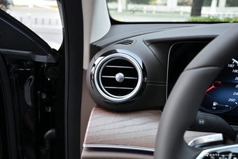 2022款奔驰E级 改款 E 300 L 豪华型