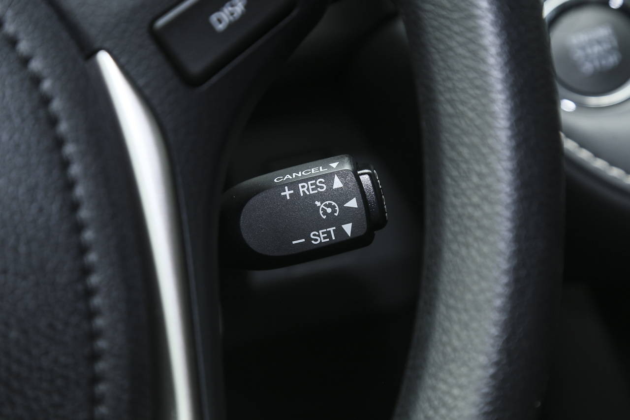 2016款RAV4荣放 2.0L自动两驱风尚版