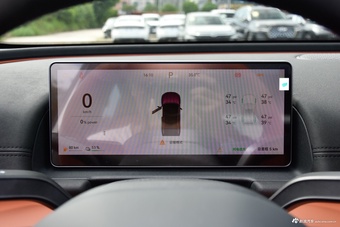 2025款风云A9L 260超长续航尊贵版