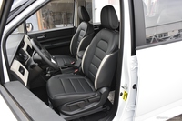  2019款五菱宏光PLUS 1.5T手动豪华型7座